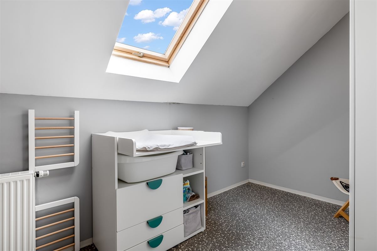 DUPLEX APPARTEMENT MET 2 SLAAPKAMERS TE PAAL