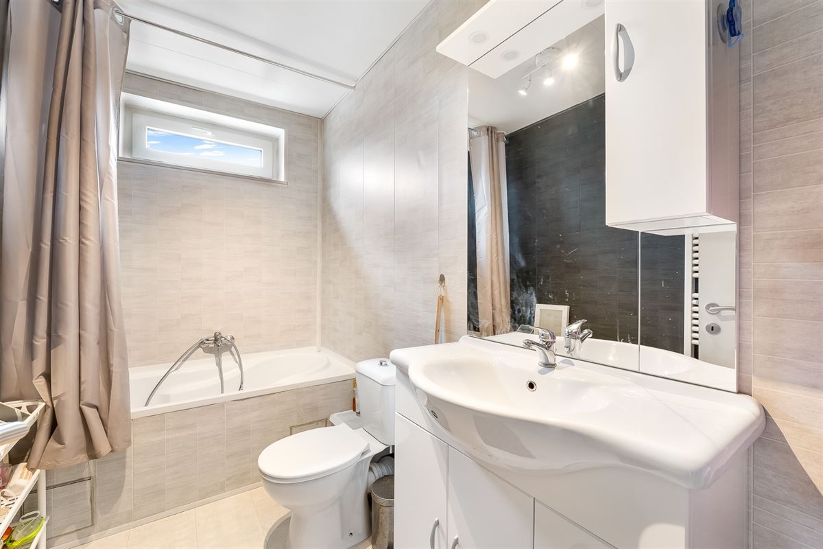 DUPLEX APPARTEMENT MET 2 SLAAPKAMERS TE PAAL
