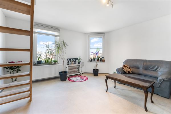 DUPLEX APPARTEMENT MET 2 SLAAPKAMERS TE PAAL