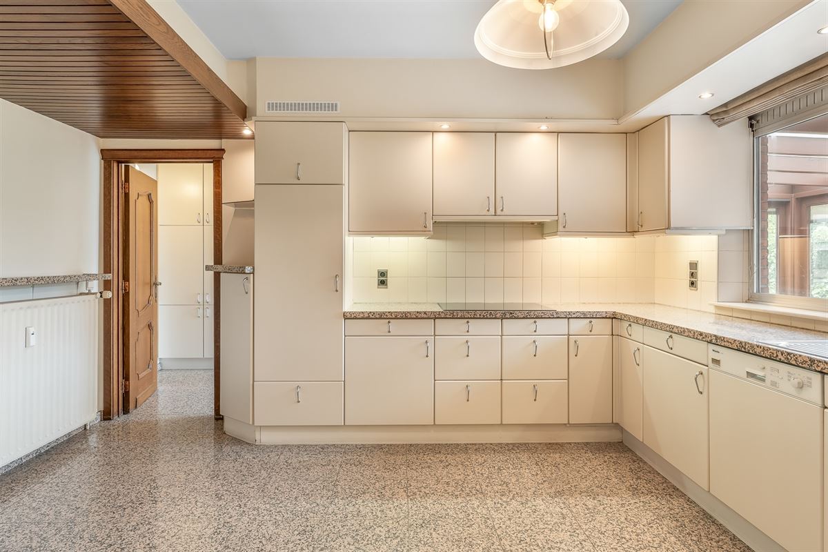 UNIEK APPARTEMENT (215M2!) MET VERANDA, TUIN, 4 SLPKS EN LIFT IN CENTRUM BALEN