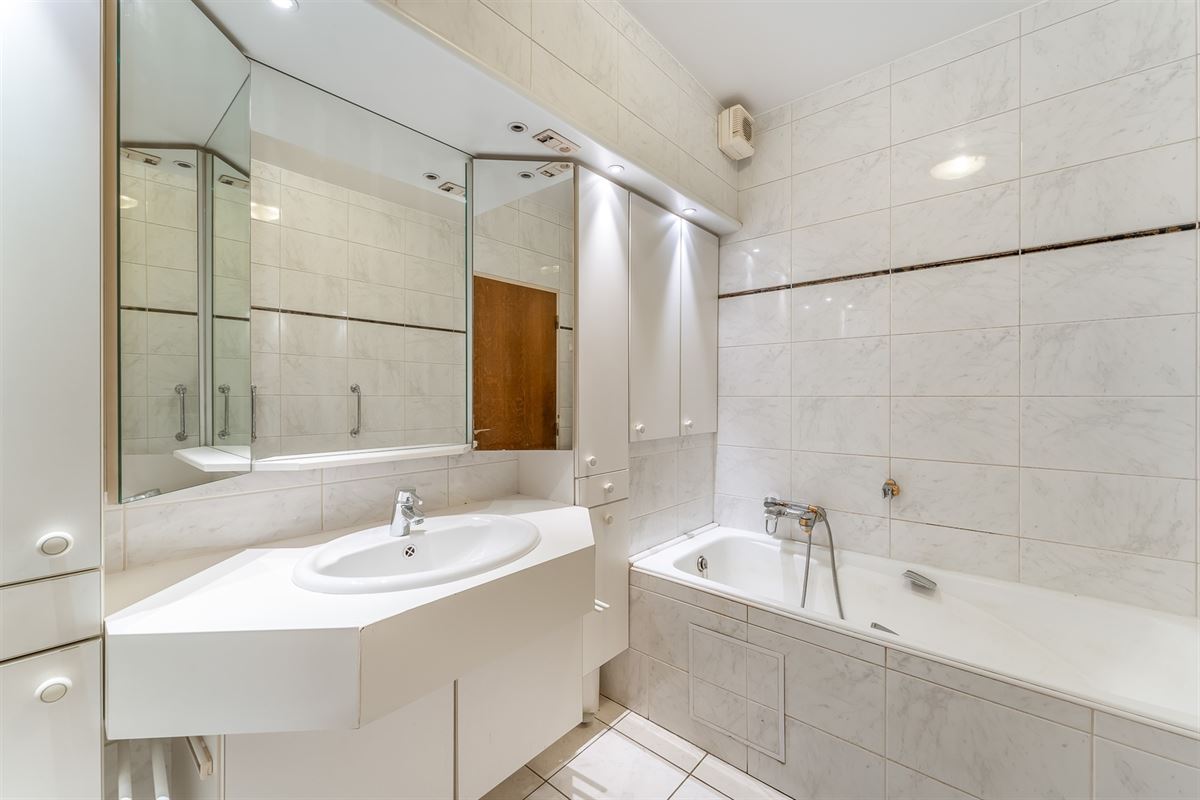 UNIEK APPARTEMENT (215M2!) MET VERANDA, TUIN, 4 SLPKS EN LIFT IN CENTRUM BALEN