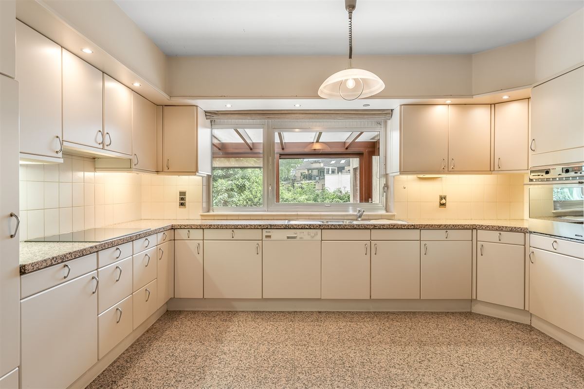 UNIEK APPARTEMENT (215M2!) MET VERANDA, TUIN, 4 SLPKS EN LIFT IN CENTRUM BALEN