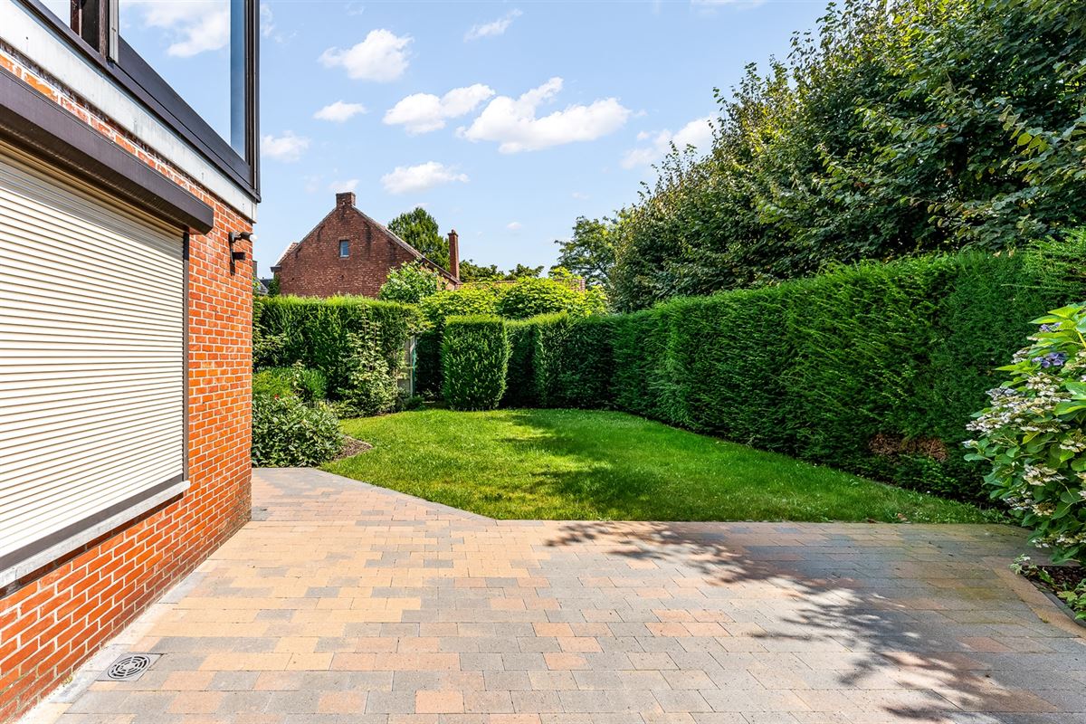 UNIEK APPARTEMENT (215M2!) MET VERANDA, TUIN, 4 SLPKS EN LIFT IN CENTRUM BALEN