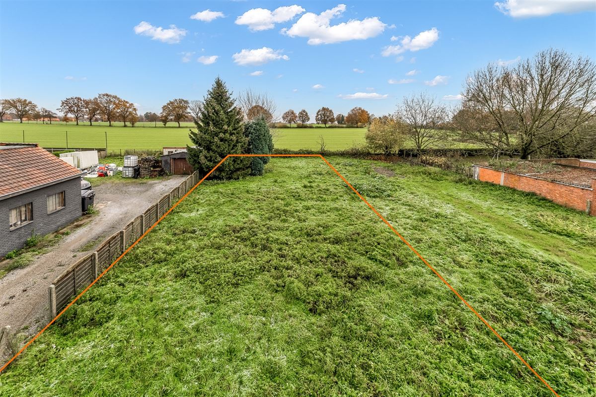 GOED GELEGEN BOUWGROND VAN 749M2 VOOR OPEN BEBOUWING