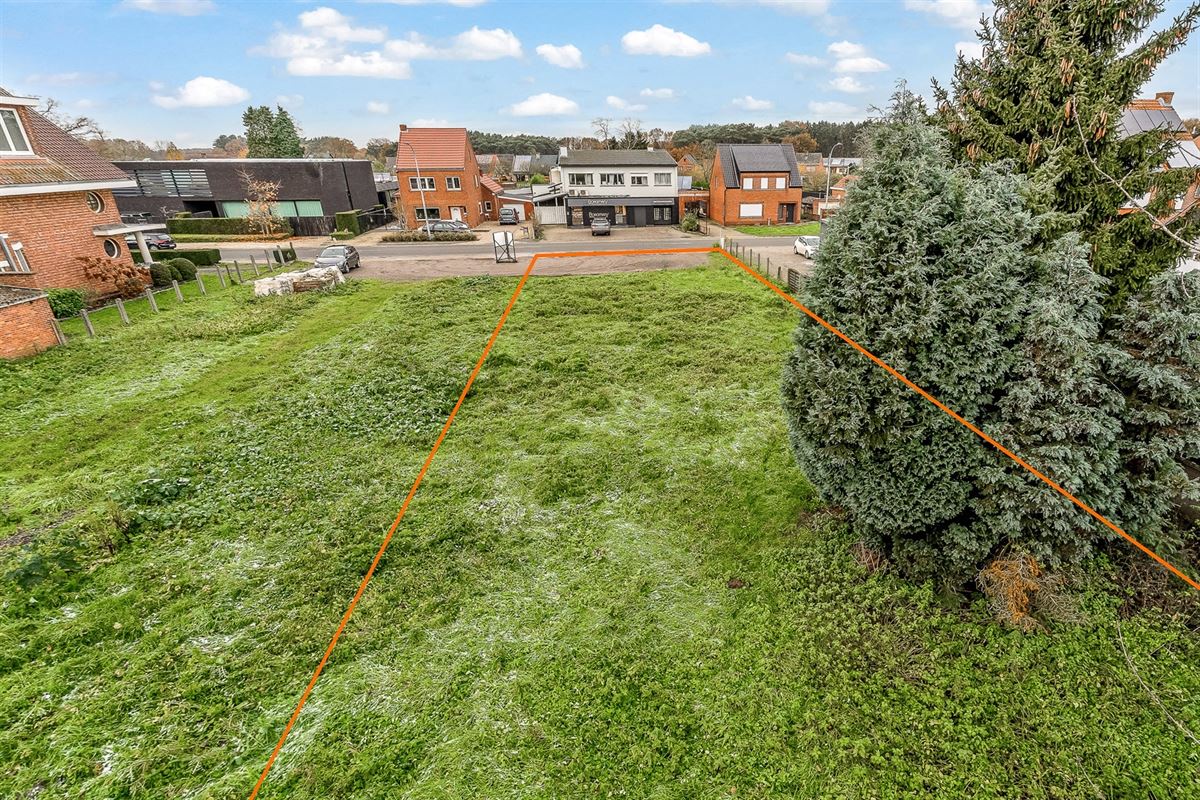 GOED GELEGEN BOUWGROND VAN 749M2 VOOR OPEN BEBOUWING