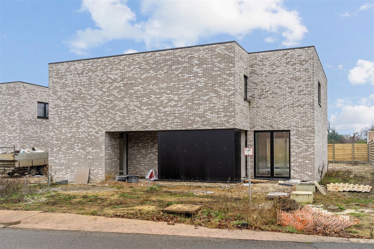 HOOG KWALITATIEVE NIEUWBOUWWONING OP CENTRALE LIGGING IN KOERSEL