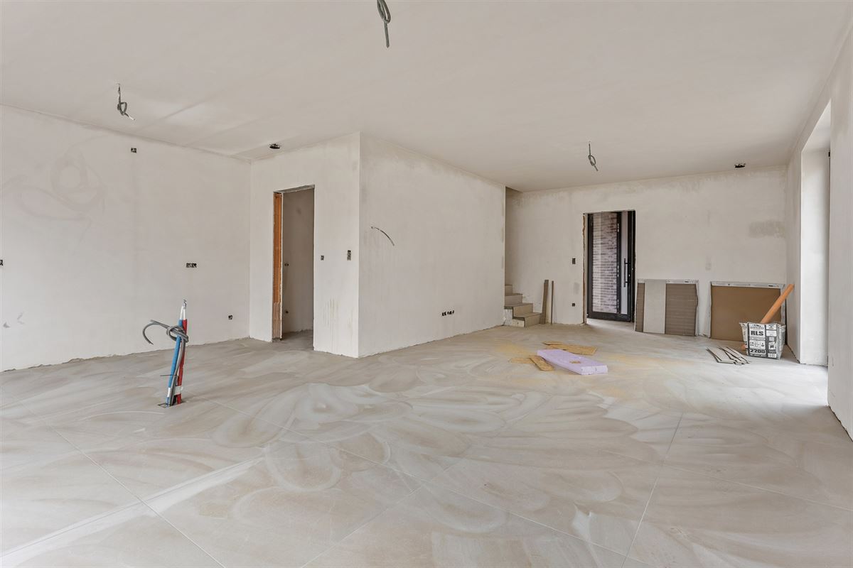 HOOG KWALITATIEVE NIEUWBOUWWONING OP CENTRALE LIGGING IN KOERSEL