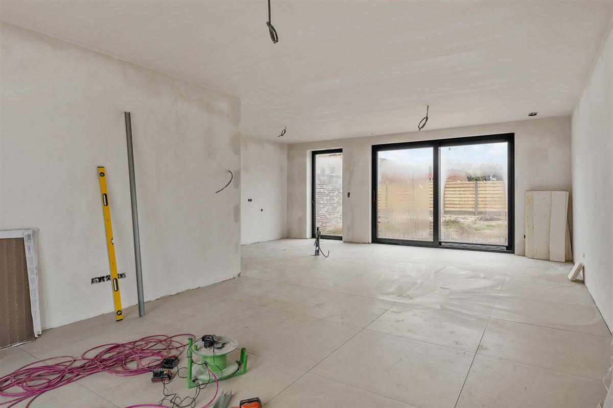 HOOG KWALITATIEVE NIEUWBOUWWONING OP CENTRALE LIGGING IN KOERSEL