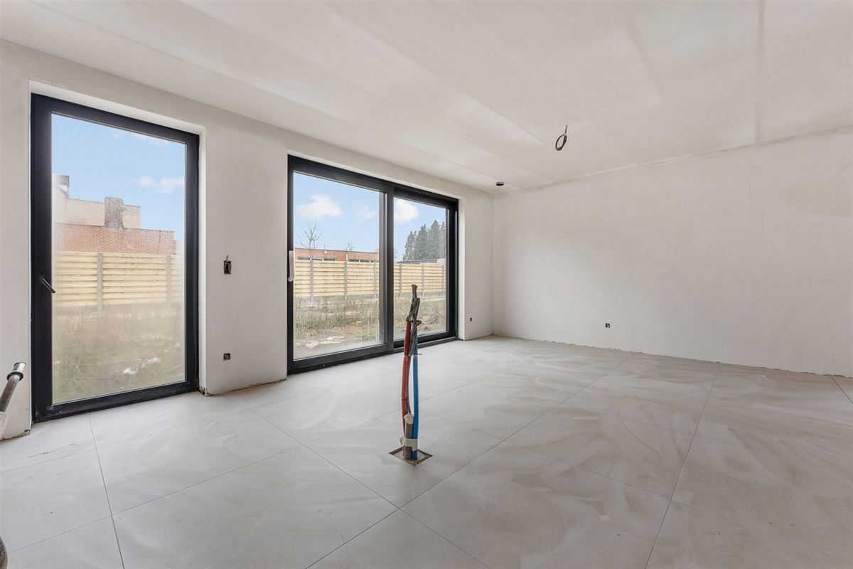 HOOG KWALITATIEVE NIEUWBOUWWONING OP CENTRALE LIGGING IN KOERSEL