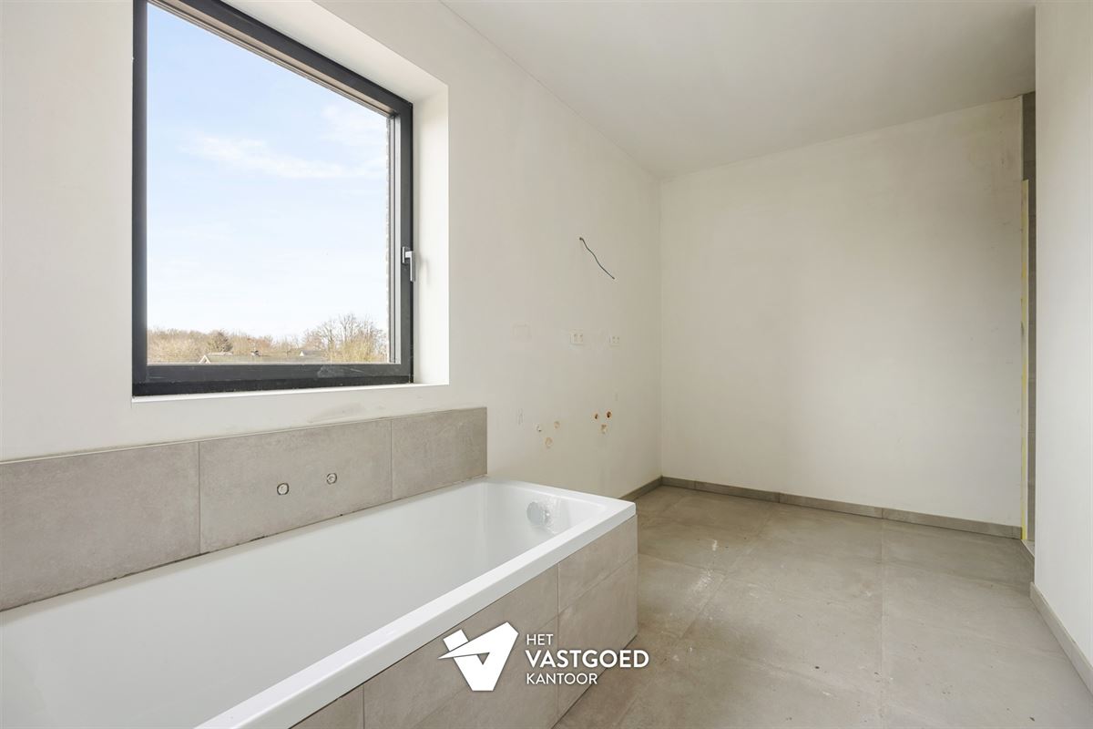 MODERNE AFGEWERKTE NIEUWBOUWWONING OP CENTRALE EN RUSTIGE LIGGING TE PEER