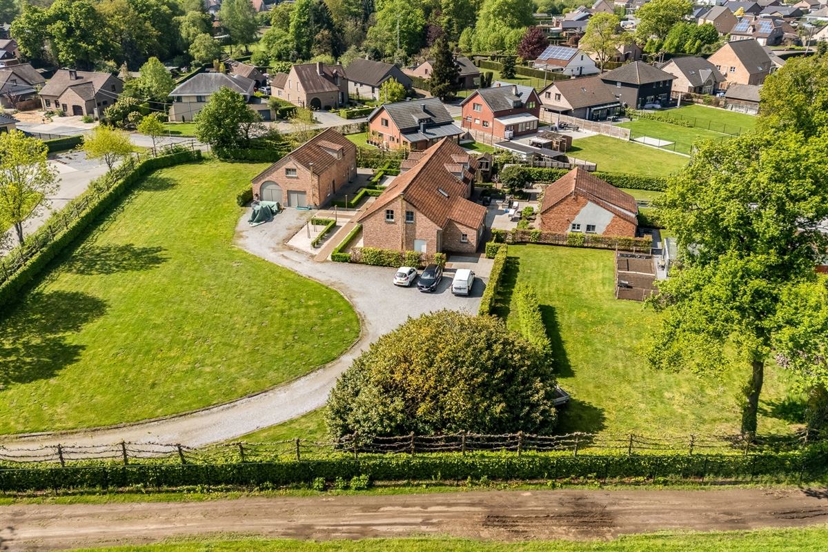 UNIEK EIGENDOM TE PAAL OP PERCEEL VAN MAAR LIEFST 1,2 HECTARE