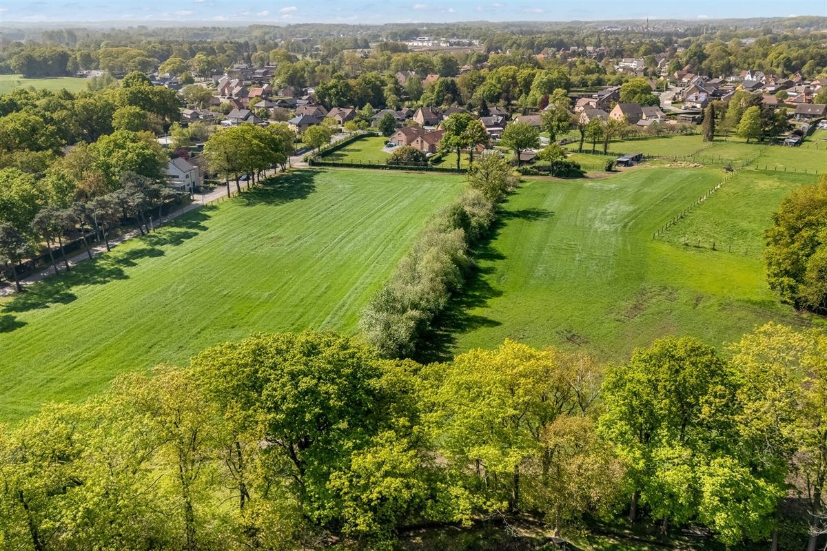 UNIEK EIGENDOM TE PAAL OP PERCEEL VAN MAAR LIEFST 1,2 HECTARE