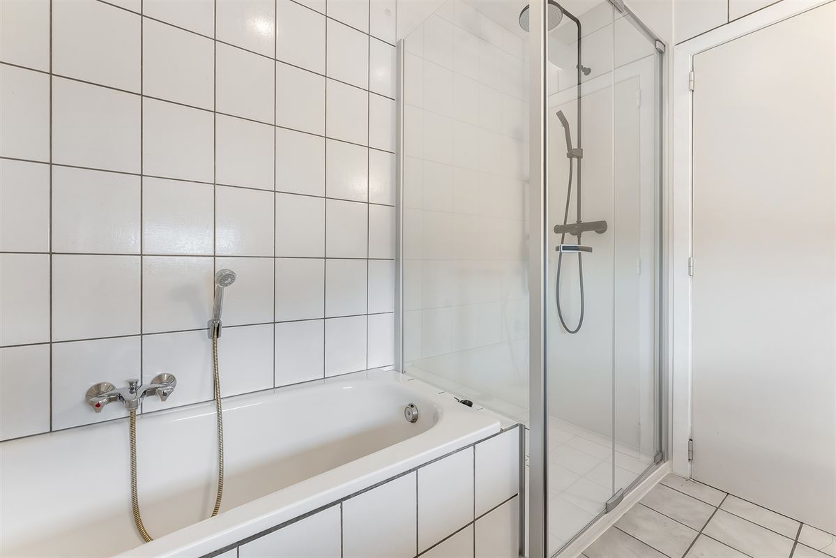 INSTAPKLAAR APPARTEMENT MET RUIM ZONNETERRAS PAL IN CENTRUM BALEN