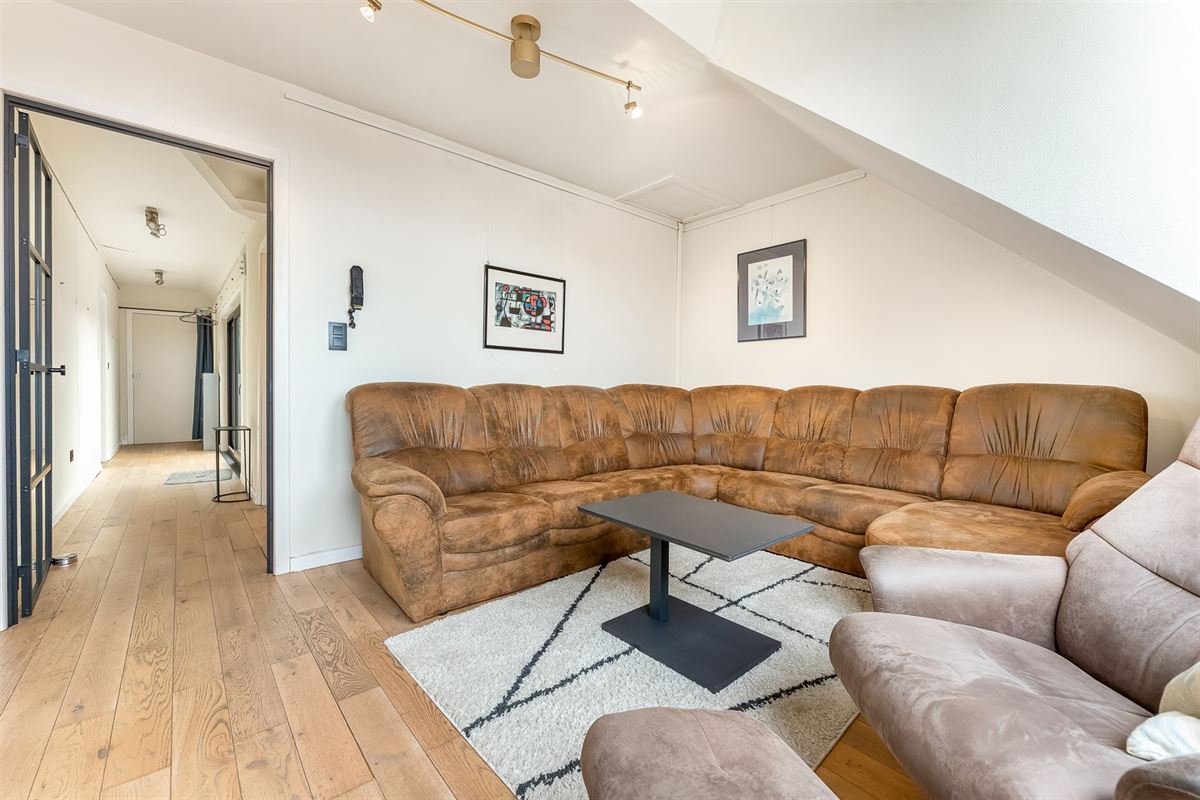 INSTAPKLAAR APPARTEMENT MET RUIM ZONNETERRAS PAL IN CENTRUM BALEN