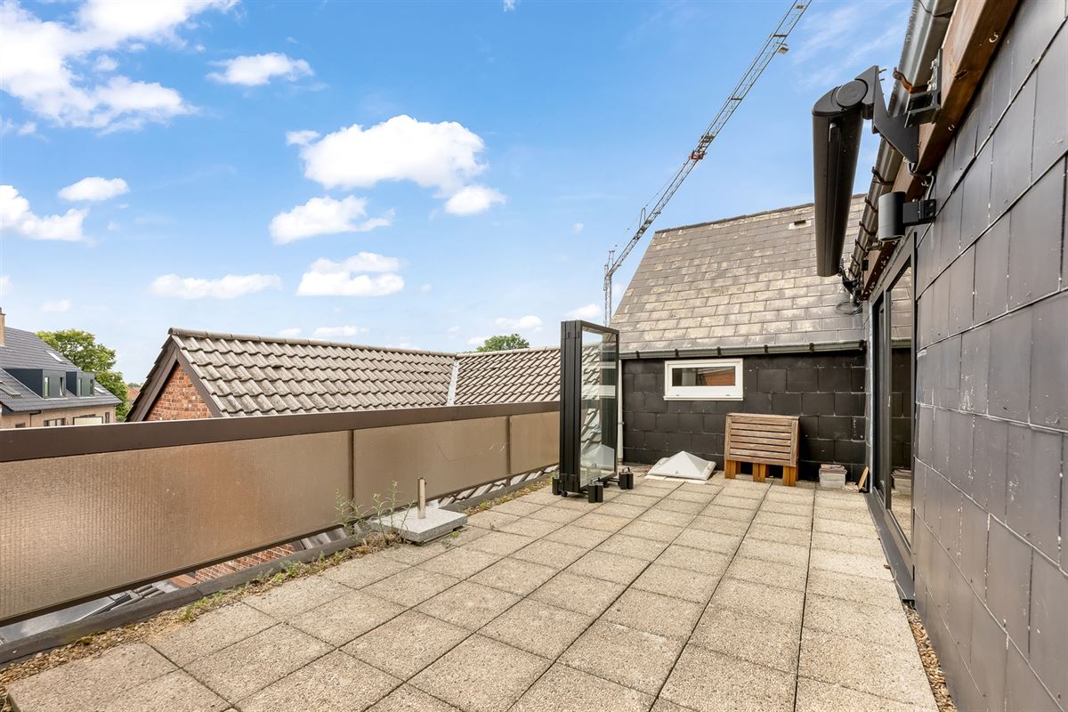 INSTAPKLAAR APPARTEMENT MET RUIM ZONNETERRAS PAL IN CENTRUM BALEN