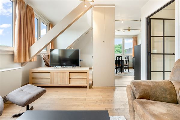 INSTAPKLAAR APPARTEMENT MET RUIM ZONNETERRAS PAL IN CENTRUM BALEN