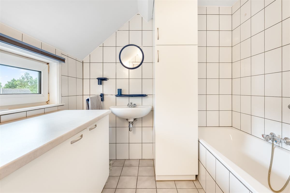 INSTAPKLAAR APPARTEMENT MET RUIM ZONNETERRAS PAL IN CENTRUM BALEN
