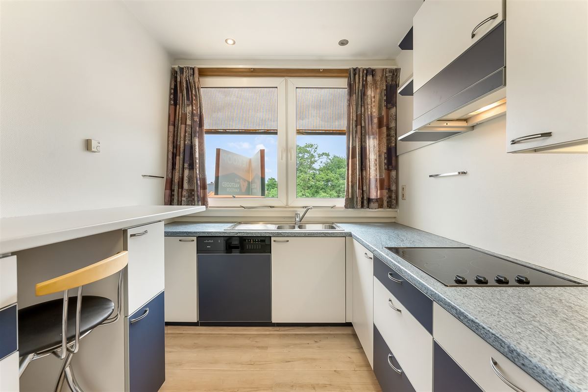 INSTAPKLAAR APPARTEMENT MET RUIM ZONNETERRAS PAL IN CENTRUM BALEN