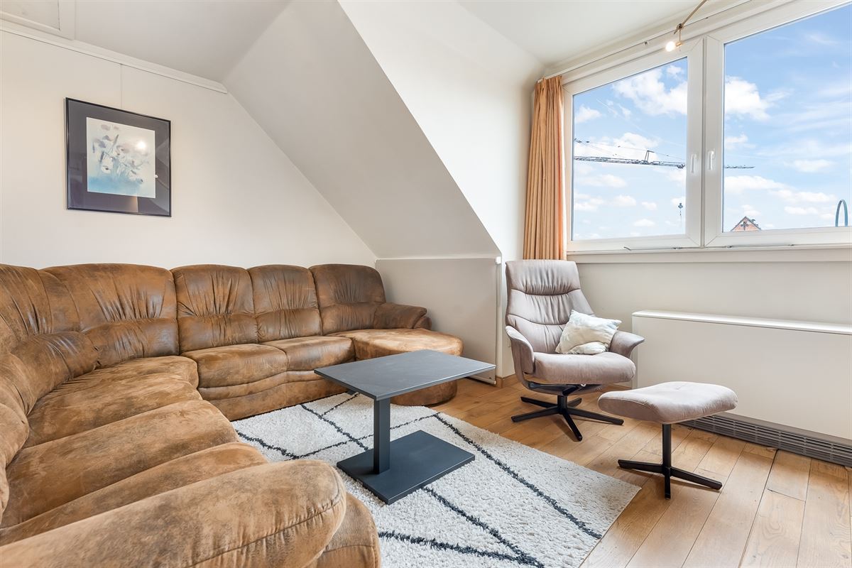 INSTAPKLAAR APPARTEMENT MET RUIM ZONNETERRAS PAL IN CENTRUM BALEN