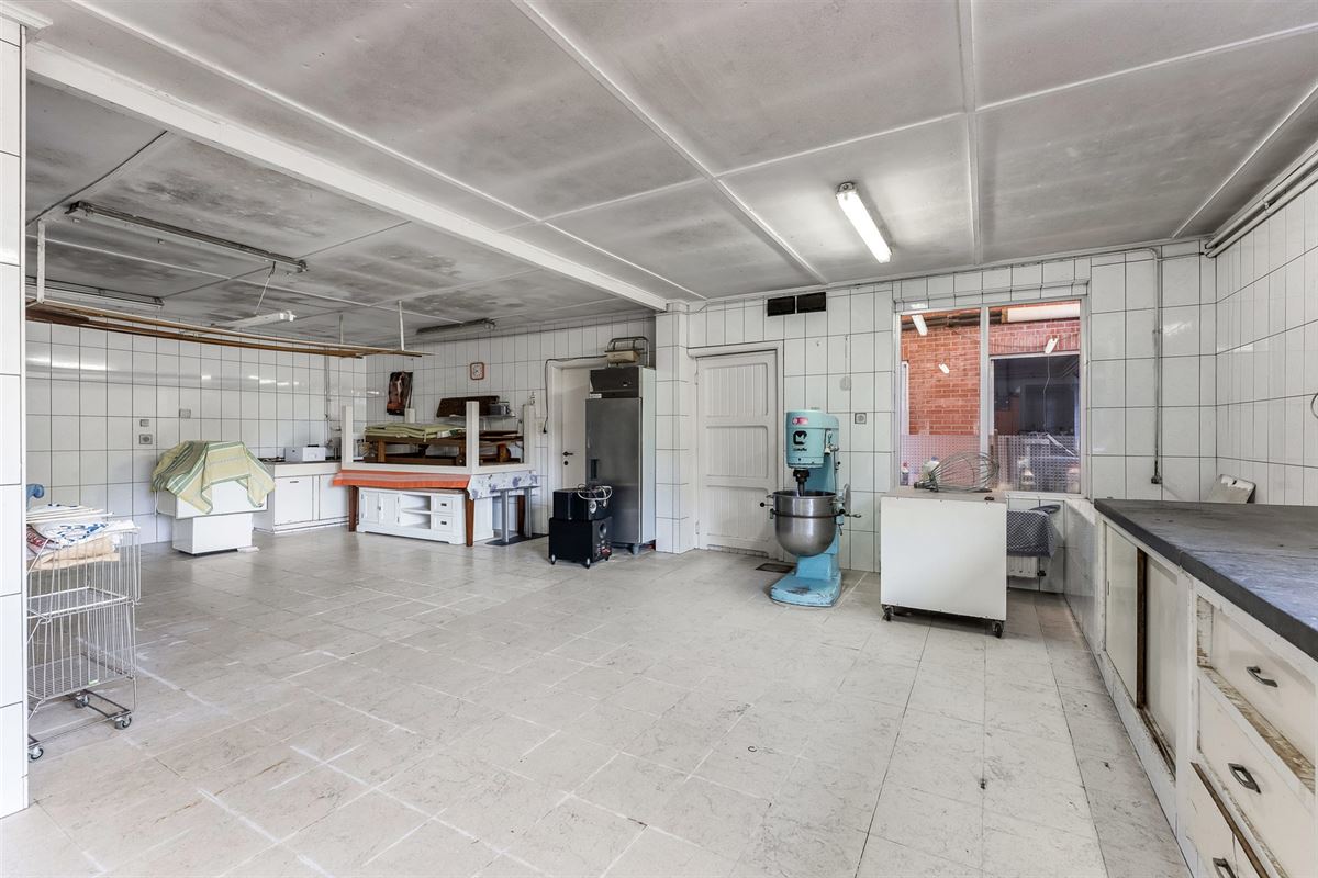 CENTRAAL GELEGEN, RUIME WONING (415M2)