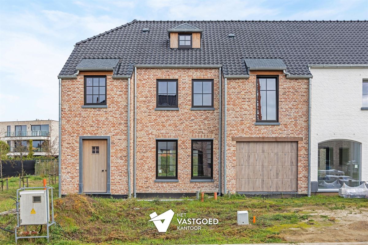 NIEUWBOUWWONING MET 3 SLAAPKAMERS UITERST RUSTIG DOCH CENTRAAL GELEGEN TE ZONHOVEN