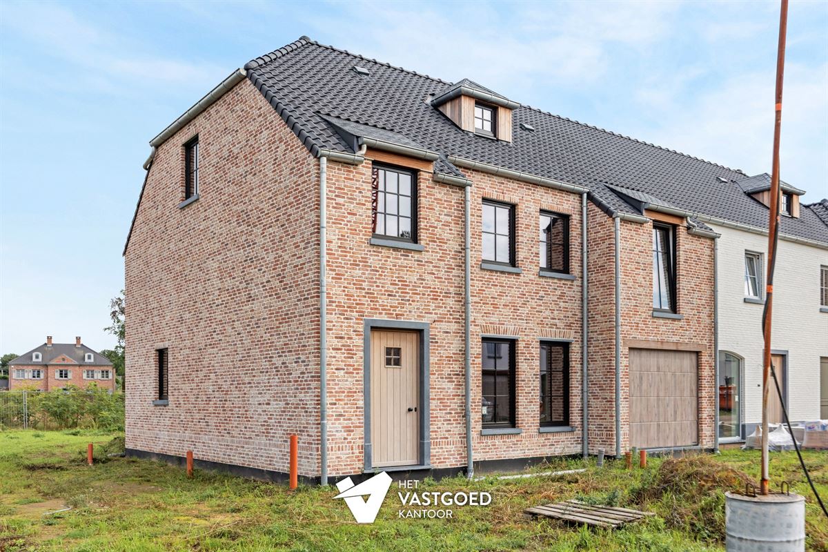 NIEUWBOUWWONING MET 3 SLAAPKAMERS UITERST RUSTIG DOCH CENTRAAL GELEGEN TE ZONHOVEN