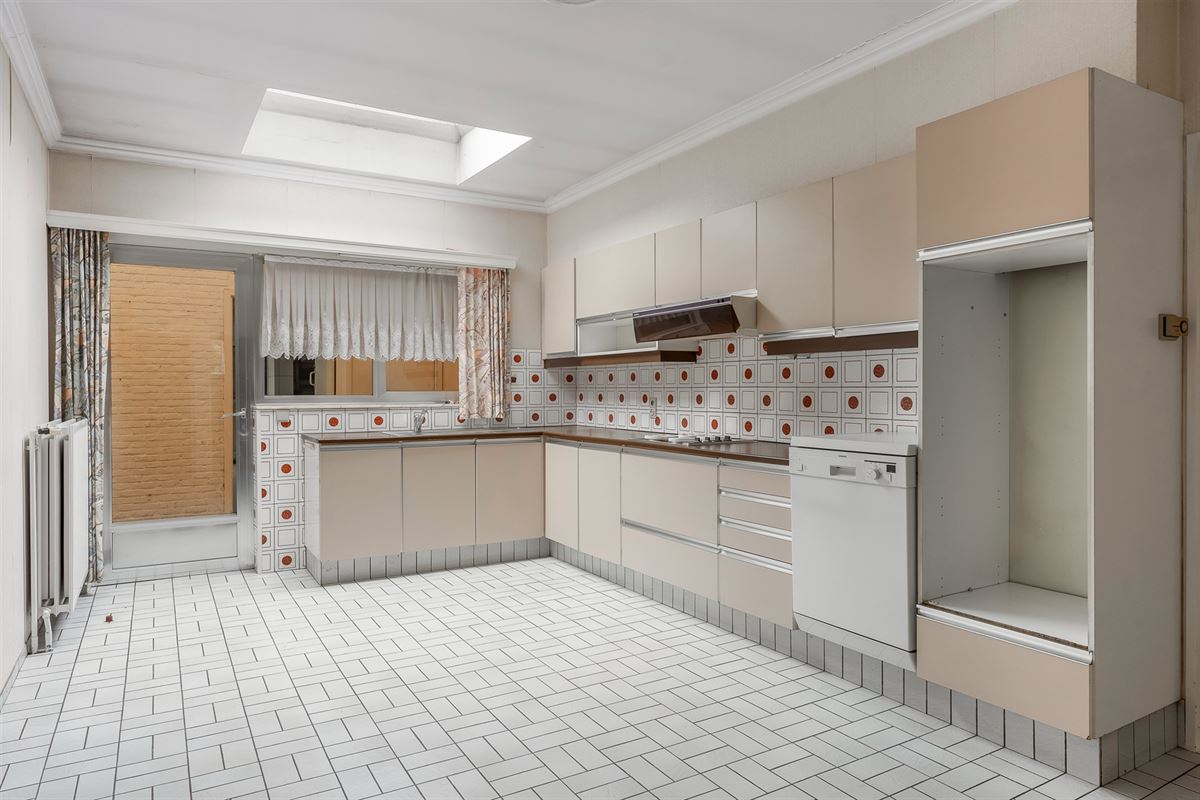 CENTRAAL GELEGEN, RUIME WONING (415M2)