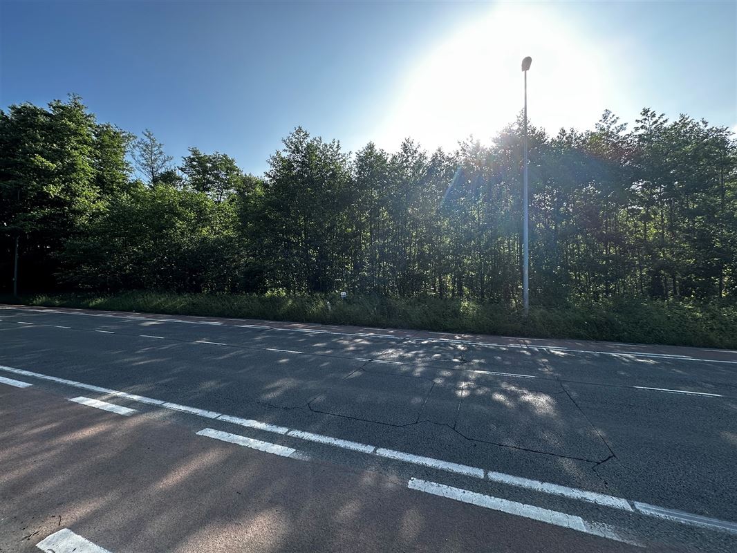 PERCEEL BOUWGROND OP UITERST COMMERCIËLE LOCATIE LANGS DE KOOLMIJNLAAN TE BERINGEN