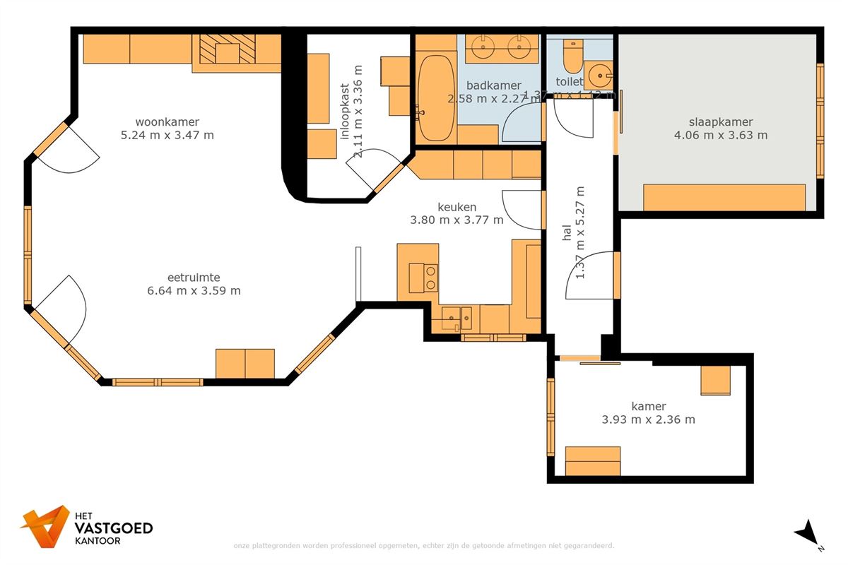 PERFECT ONDERHOUDEN GELIJKVLOERS APPARTEMENT MET 2 SLAAPKAMERS EN RUIME TUIN MET CARPORT EN BERGING TE HEUSDEN