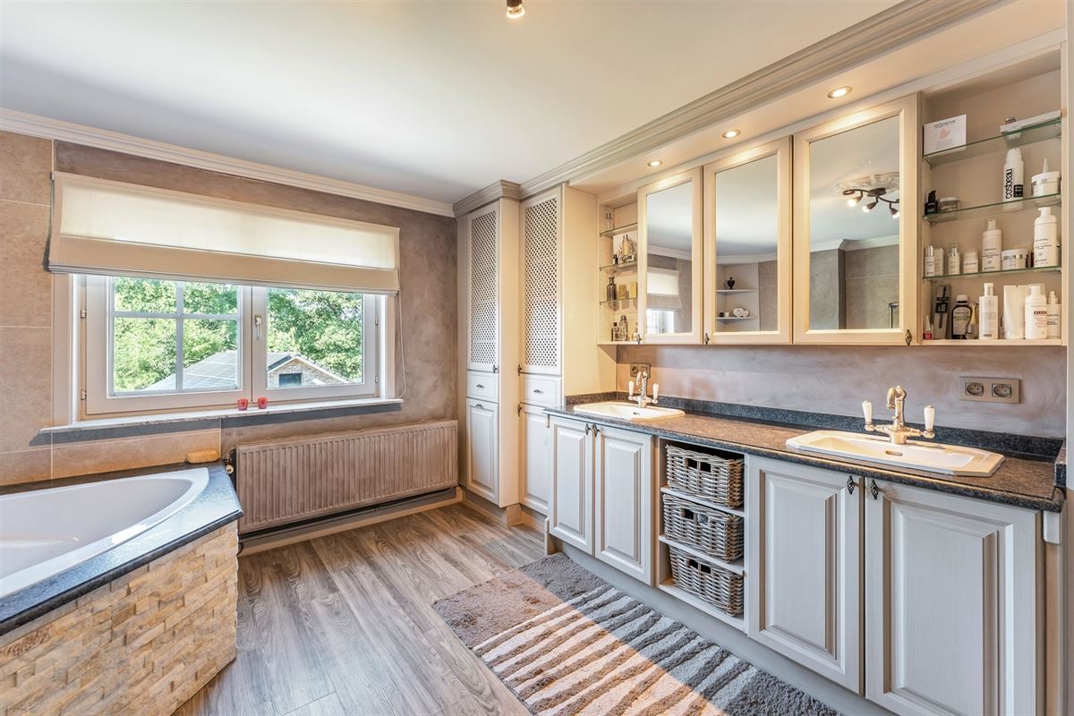 PERFECT ONDERHOUDEN WONING OP EEN PRACHTIG PERCEEL VAN 1,3 HECTARE IN KOERSEL