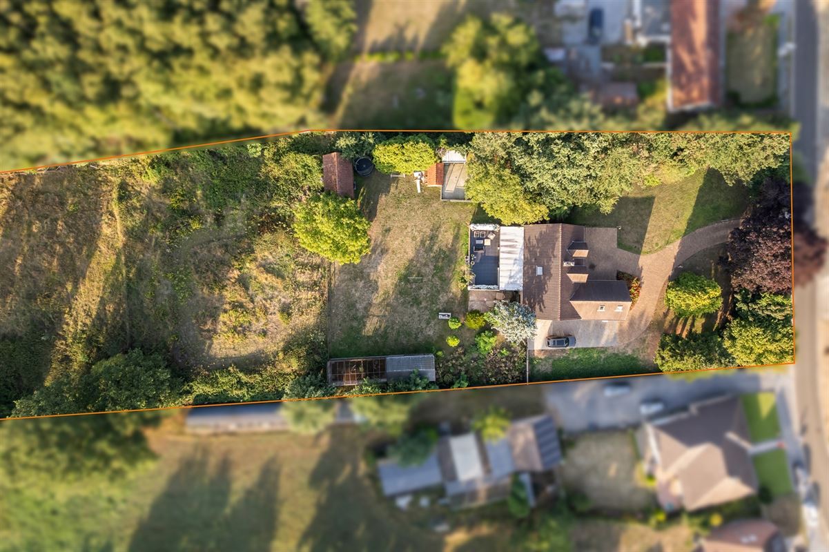 PERFECT ONDERHOUDEN WONING OP EEN PRACHTIG PERCEEL VAN 1,3 HECTARE IN KOERSEL