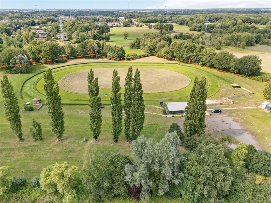PERCEEL VAN CIRCA 6 HECTARE LANDSCHAPPELIJK WAARDEVOL AGRARISCH GEBIED TE PAAL