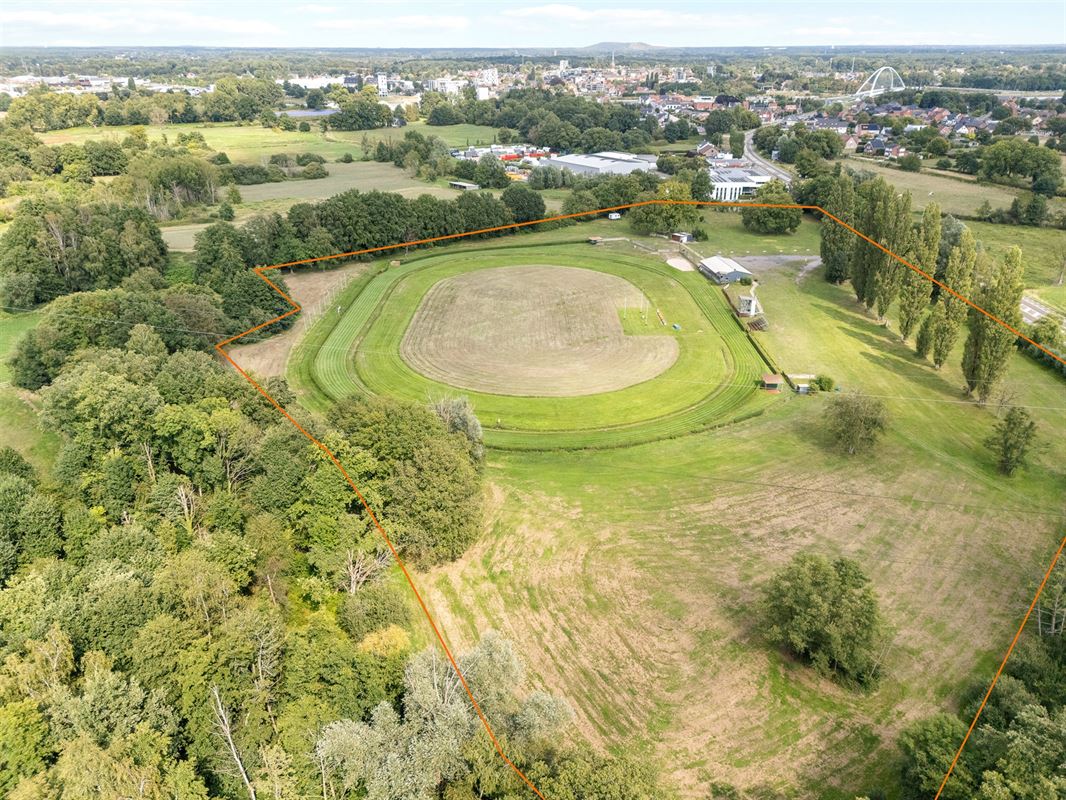 PERCEEL VAN CIRCA 6 HECTARE LANDSCHAPPELIJK WAARDEVOL AGRARISCH GEBIED TE PAAL