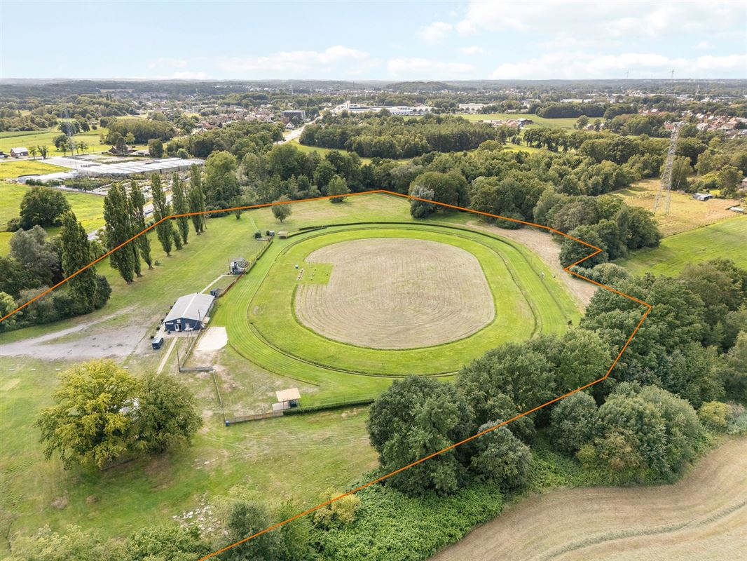 PERCEEL VAN CIRCA 6 HECTARE LANDSCHAPPELIJK WAARDEVOL AGRARISCH GEBIED TE PAAL