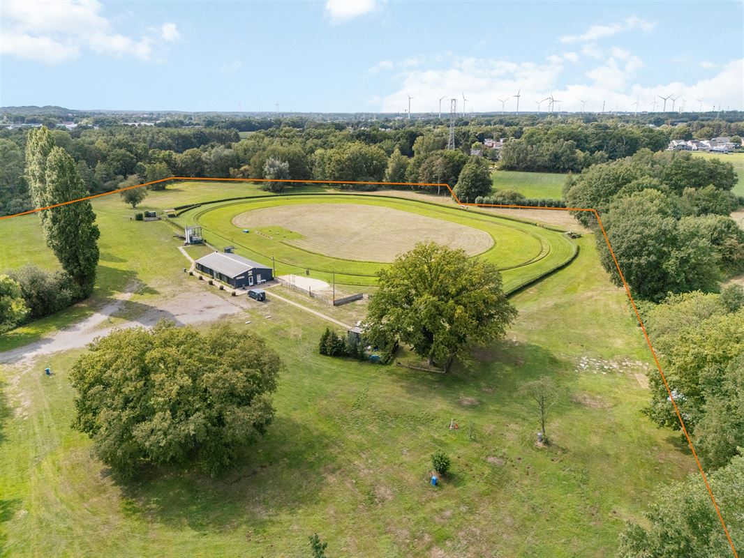 PERCEEL VAN CIRCA 6 HECTARE LANDSCHAPPELIJK WAARDEVOL AGRARISCH GEBIED TE PAAL