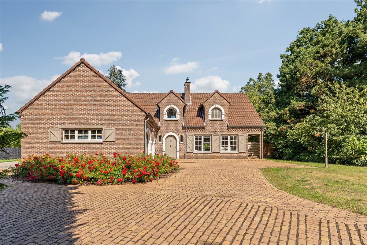 PERFECT ONDERHOUDEN WONING OP EEN PRACHTIG PERCEEL VAN 1,3 HECTARE IN KOERSEL