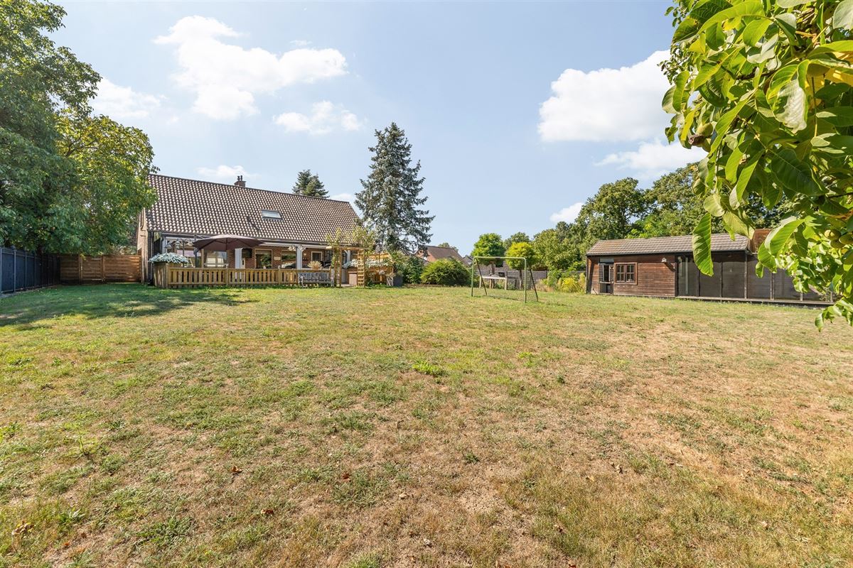 PERFECT ONDERHOUDEN WONING OP EEN PRACHTIG PERCEEL VAN 1,3 HECTARE IN KOERSEL