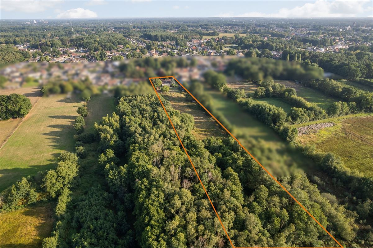 PERFECT ONDERHOUDEN WONING OP EEN PRACHTIG PERCEEL VAN 1,3 HECTARE IN KOERSEL