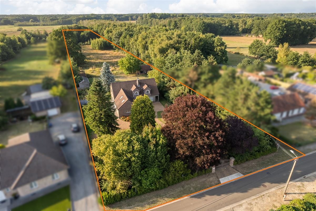 PERFECT ONDERHOUDEN WONING OP EEN PRACHTIG PERCEEL VAN 1,3 HECTARE IN KOERSEL