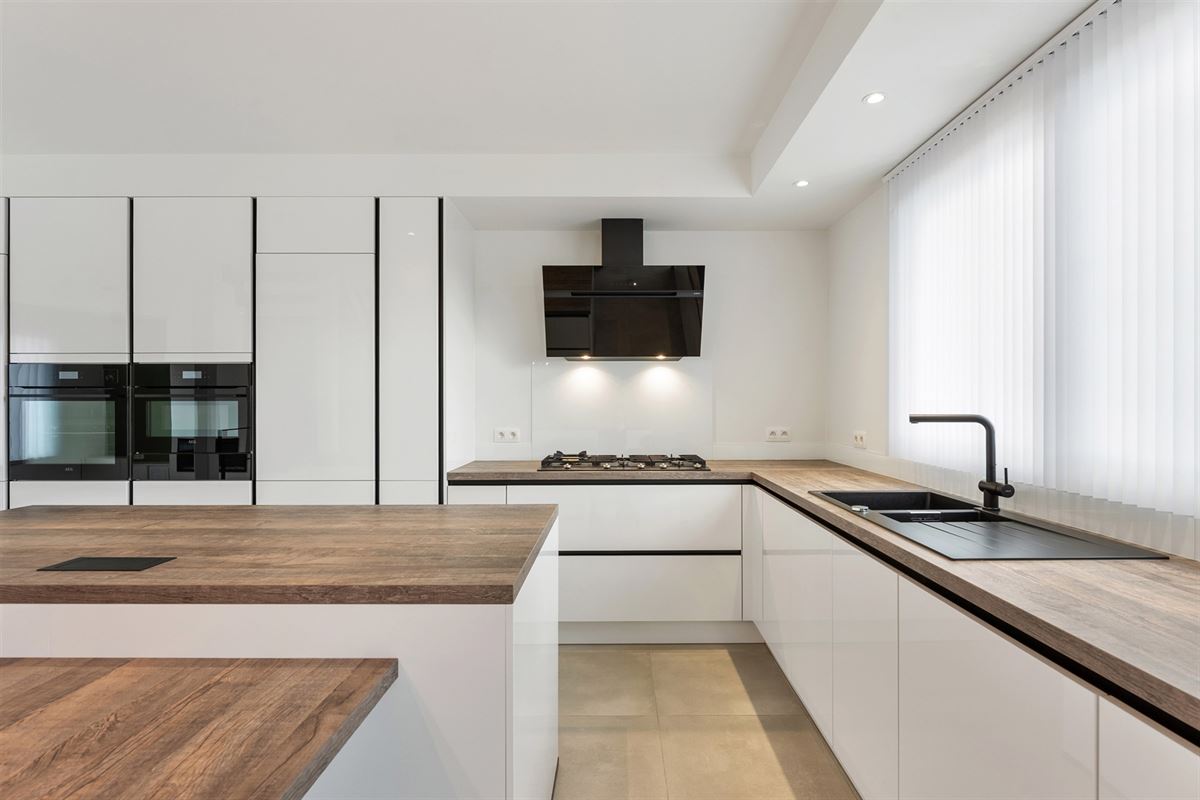 RECENT GERENOVEERDE WONING (175M²) MET HOBBY-/WERKRUIMTE VAN 212M² IN HASSELT CENTRUM