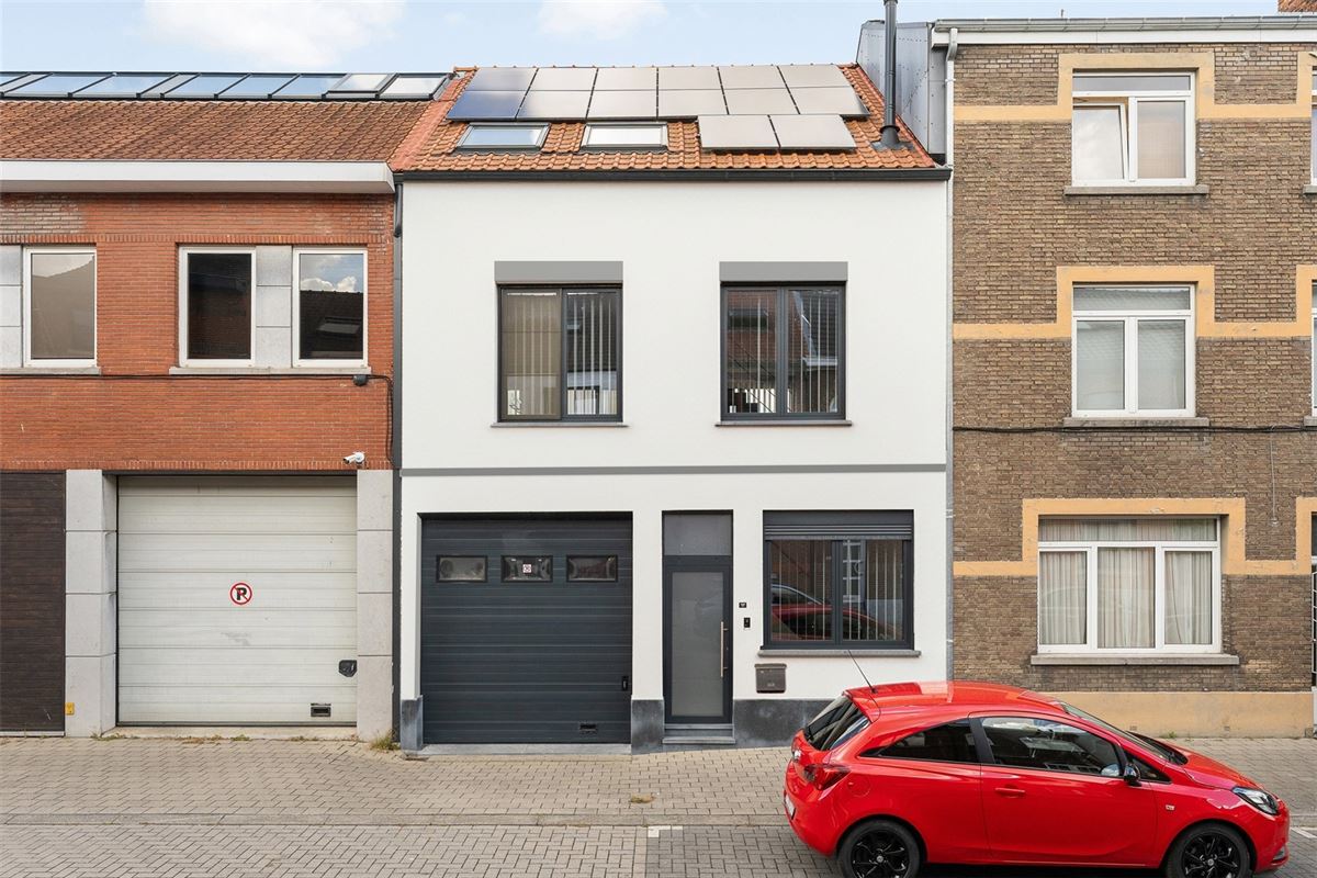 RECENT GERENOVEERDE WONING (175M²) MET HOBBY-/WERKRUIMTE VAN 212M² IN HASSELT CENTRUM