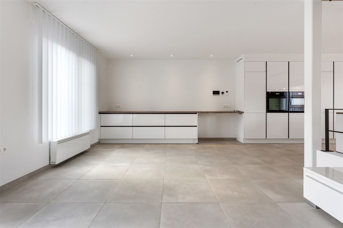 RECENT GERENOVEERDE WONING (175M²) MET HOBBY-/WERKRUIMTE VAN 212M² IN HASSELT CENTRUM