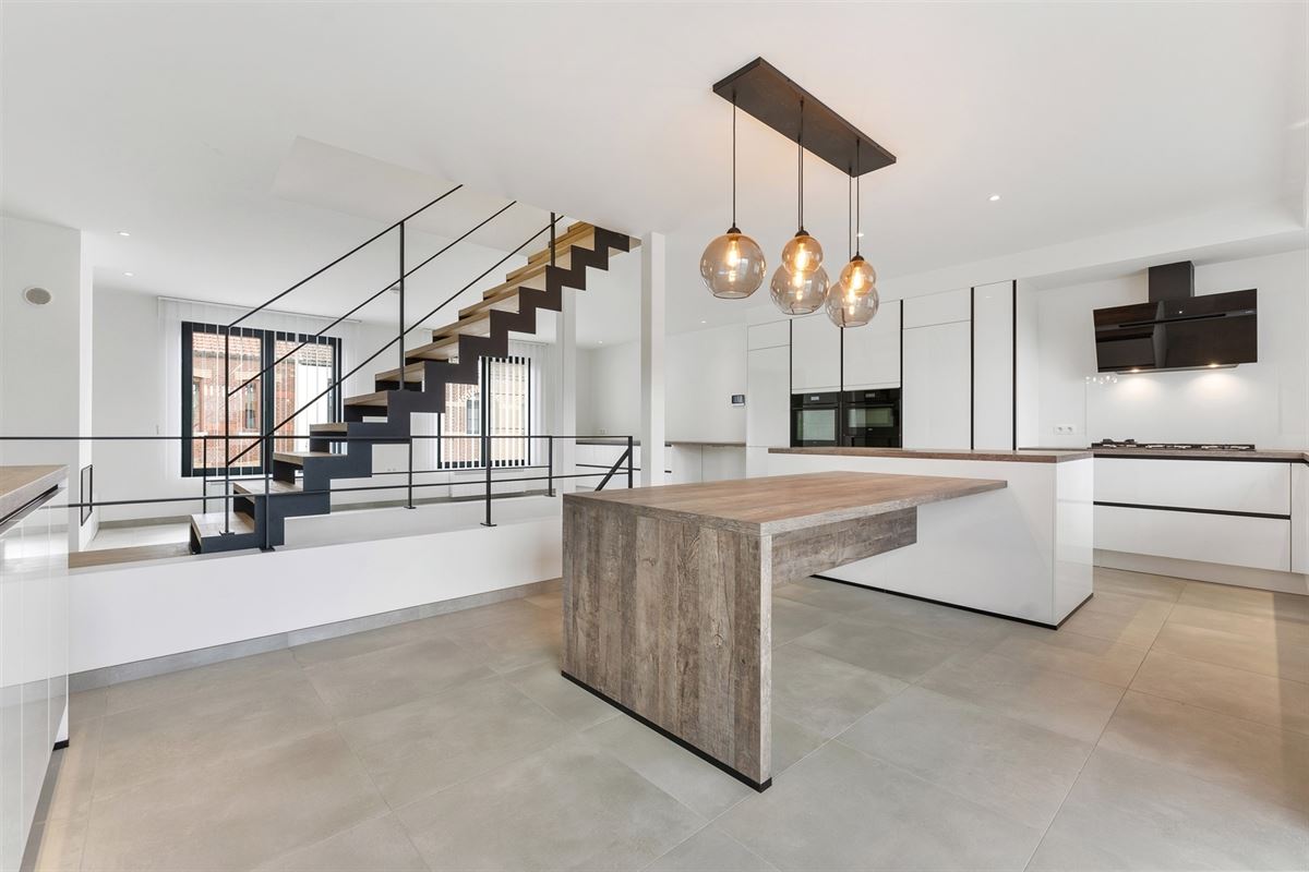 RECENT GERENOVEERDE WONING (175M²) MET HOBBY-/WERKRUIMTE VAN 212M² IN HASSELT CENTRUM