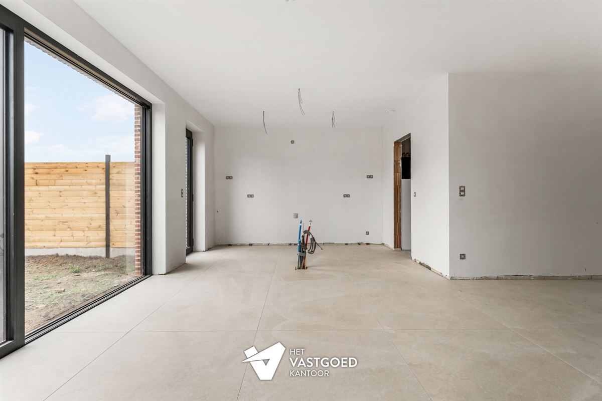 RUIME NIEUWBOUWWONING OP RUSTIGE CENTRALE LIGGING TE BALEN