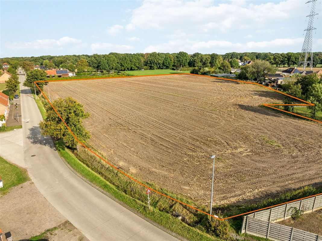 UITZONDERLIJK PERCEEL BOUWGROND MET WEILAND OP TOTALE OPPERVLAKTE VAN 2,1 HECTARE TE OLMEN