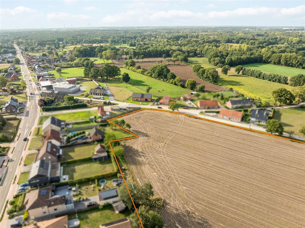 UITZONDERLIJK PERCEEL BOUWGROND MET WEILAND OP TOTALE OPPERVLAKTE VAN 2,1 HECTARE TE OLMEN