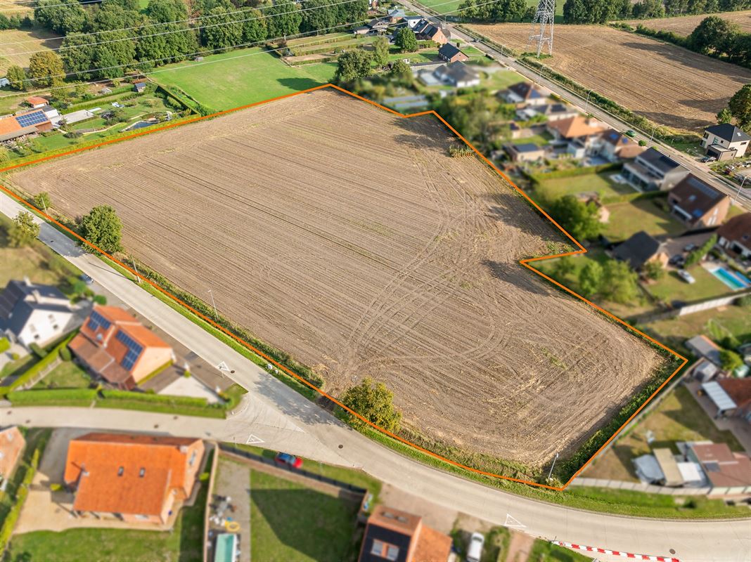 UITZONDERLIJK PERCEEL BOUWGROND MET WEILAND OP TOTALE OPPERVLAKTE VAN 2,1 HECTARE TE OLMEN