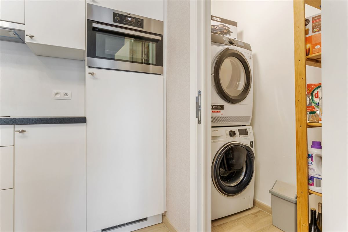 RECENT GELIJKVLOERS APPARTEMENT MET BIJHOREND TERRAS EN RUIME PRIVATE TUIN GELEGEN TE MEERHOUT