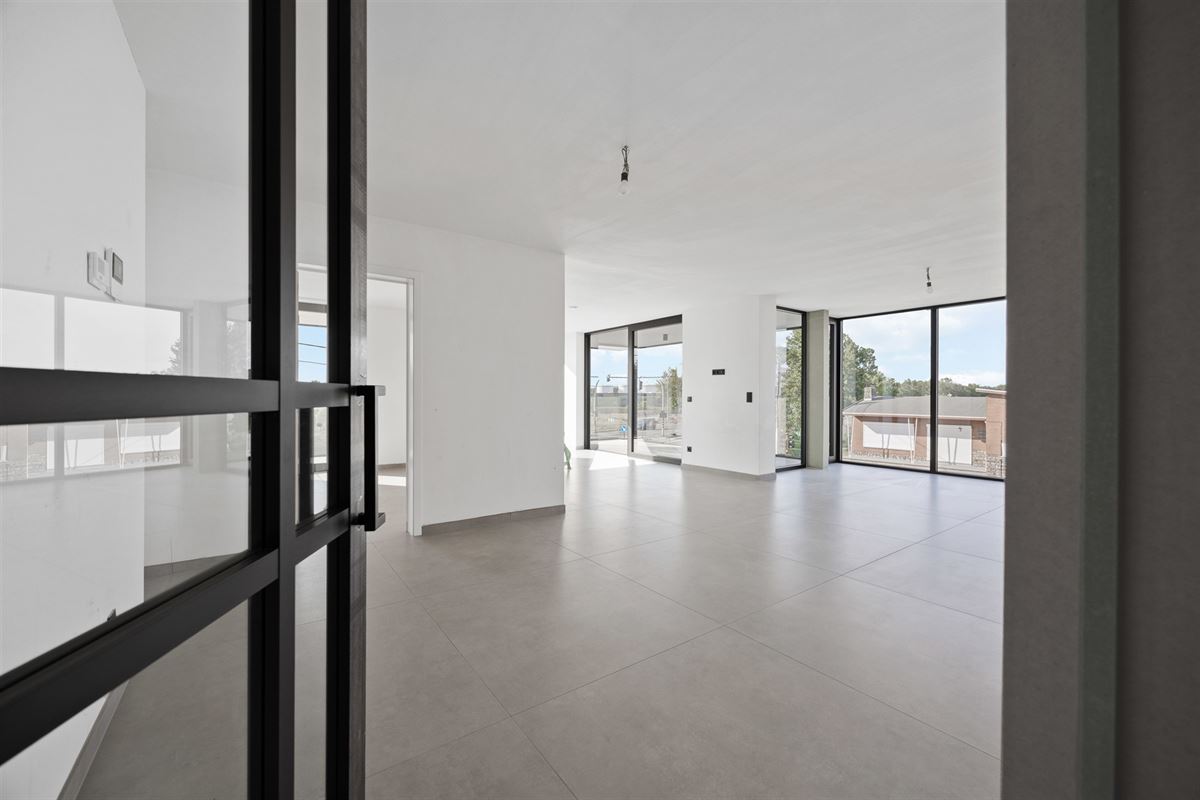 NIEUWBOUW APPARTEMENT VAN 113M² MET 2 SLAAPKAMERS EN TERRASSEN MET MOGELIJKHEID TOT AANKOOP 6% BTW!