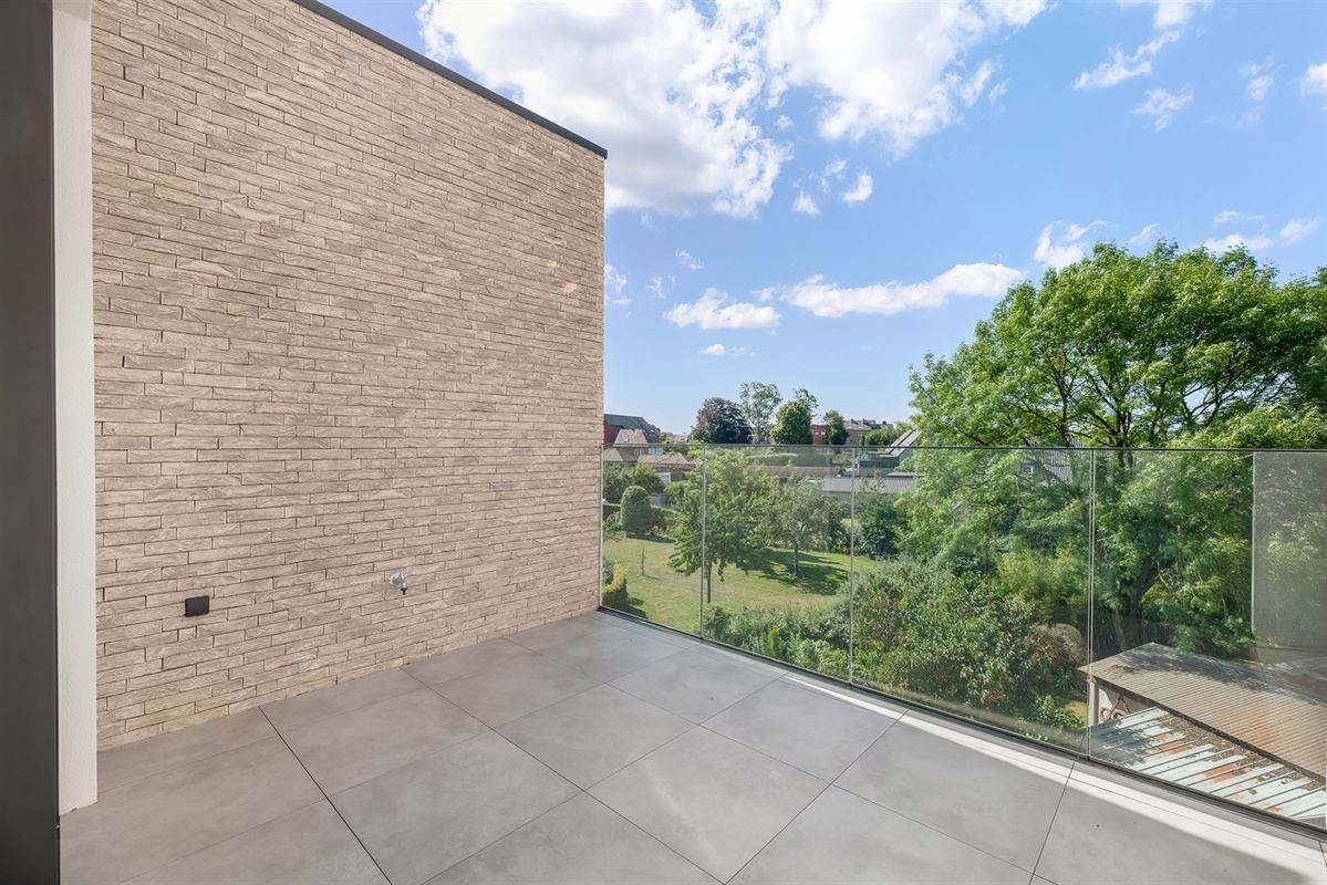 NIEUWBOUW APPARTEMENT VAN 105M² MET 2 SLAAPKAMERS EN TERRASSEN MET MOGELIJKHEID TOT AANKOOP 6% BTW!